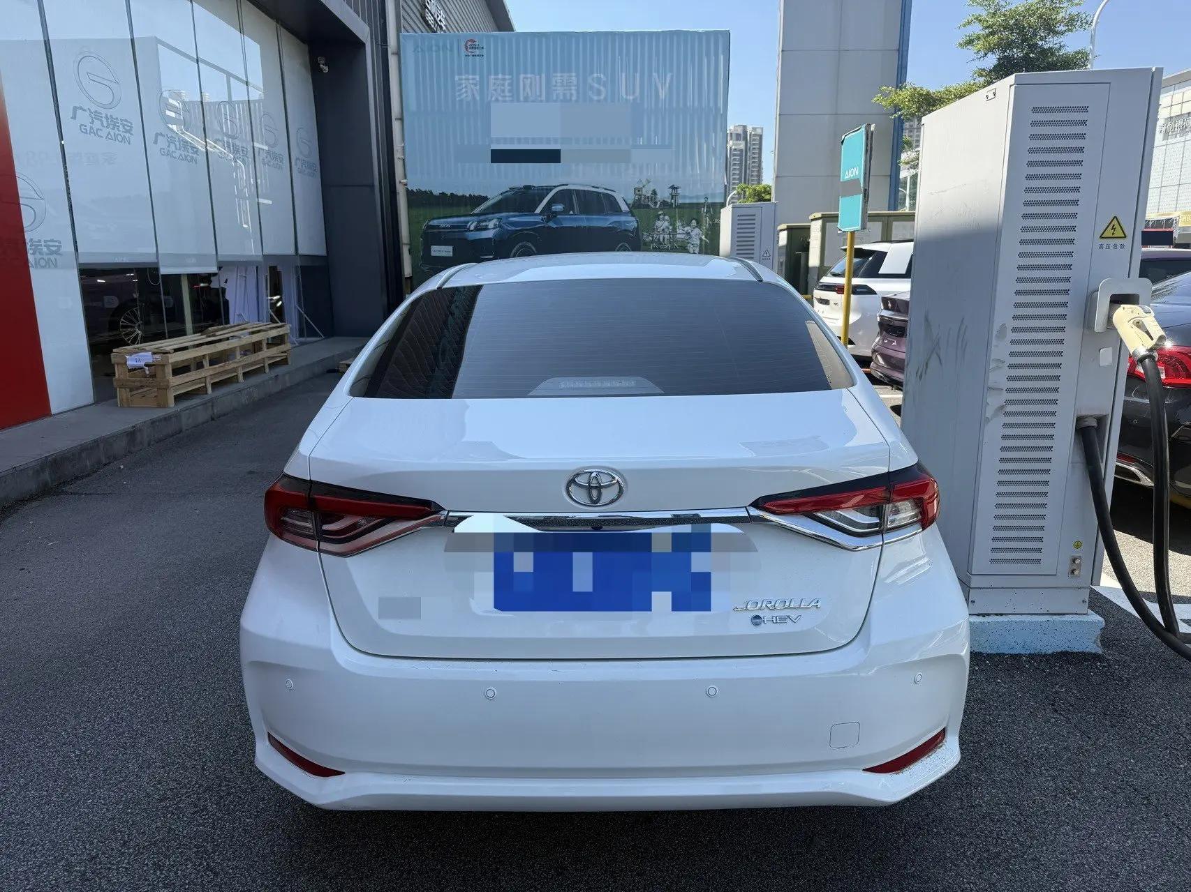 Toyota 2024 Corolla Dual Engine 1.8 CVT Smart Electric Hybrid Elite Edition Automatic 3
