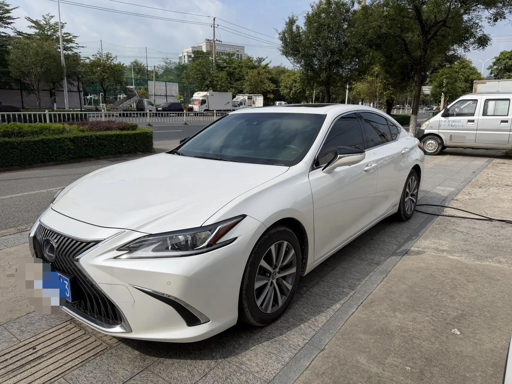 Lexus ES 2020 300h Excellent Edition