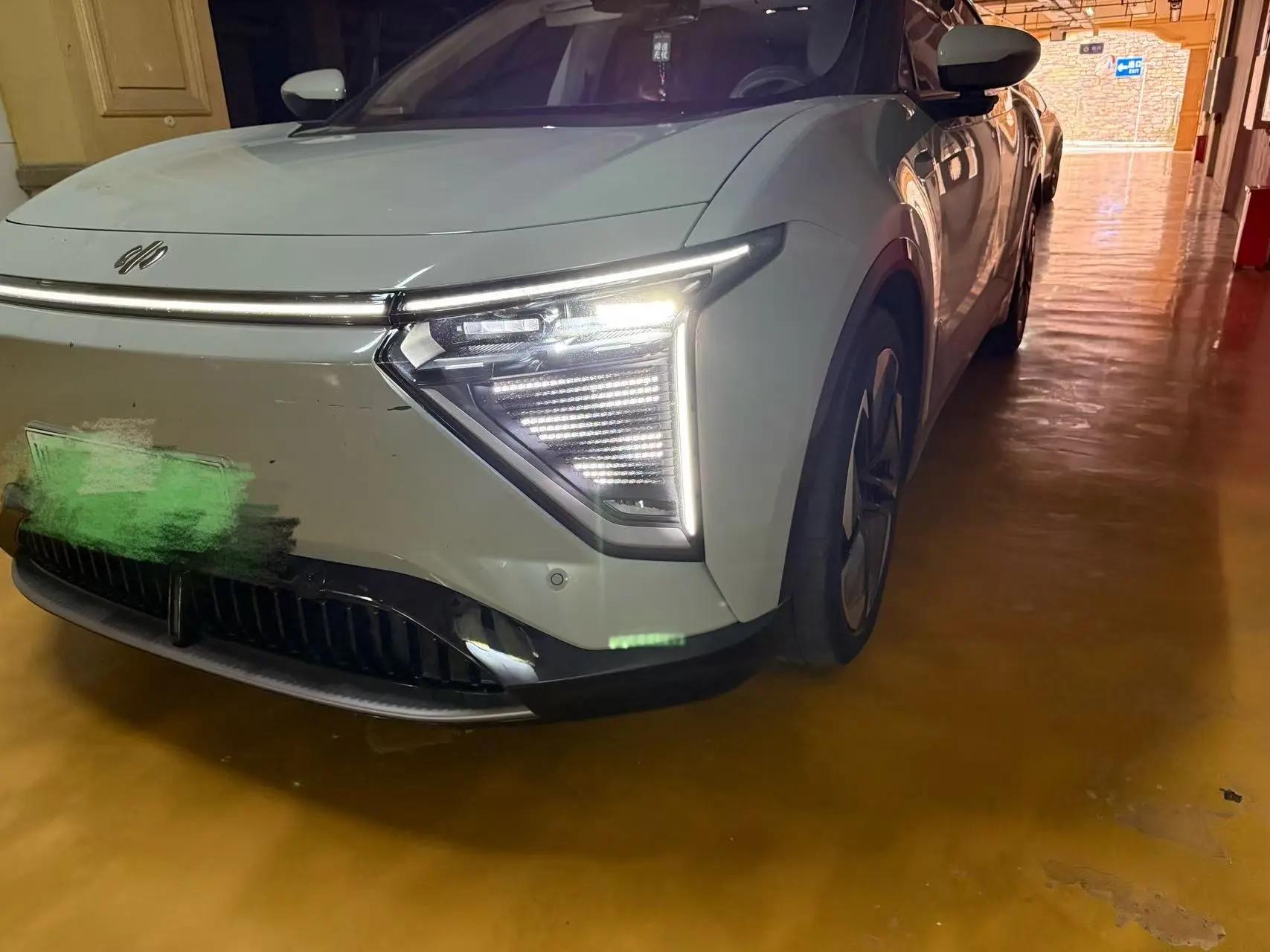 HiPhi HiPhi Y 2023 765km Flagship