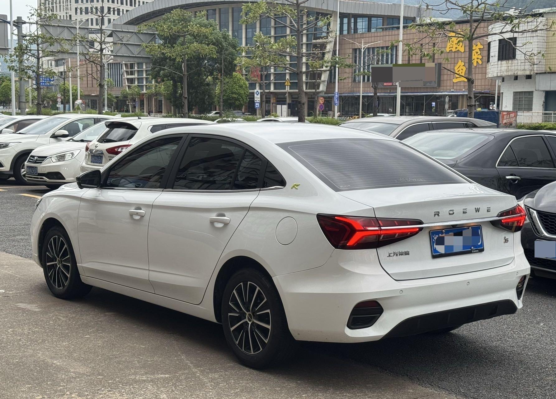 Roewe i5 2021 1.5L CVT Diamond Edition 2