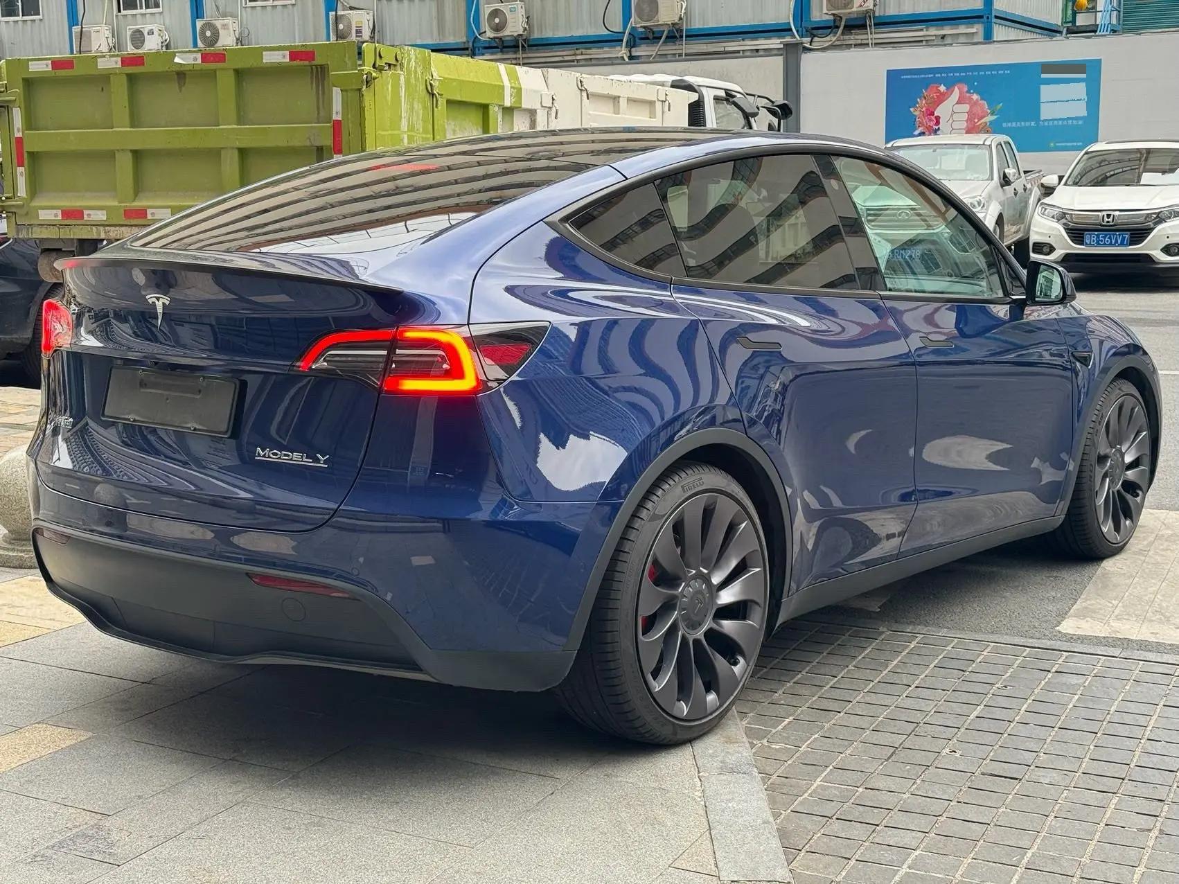 Model Y 2023 High-Performance All-Wheel Drive 6