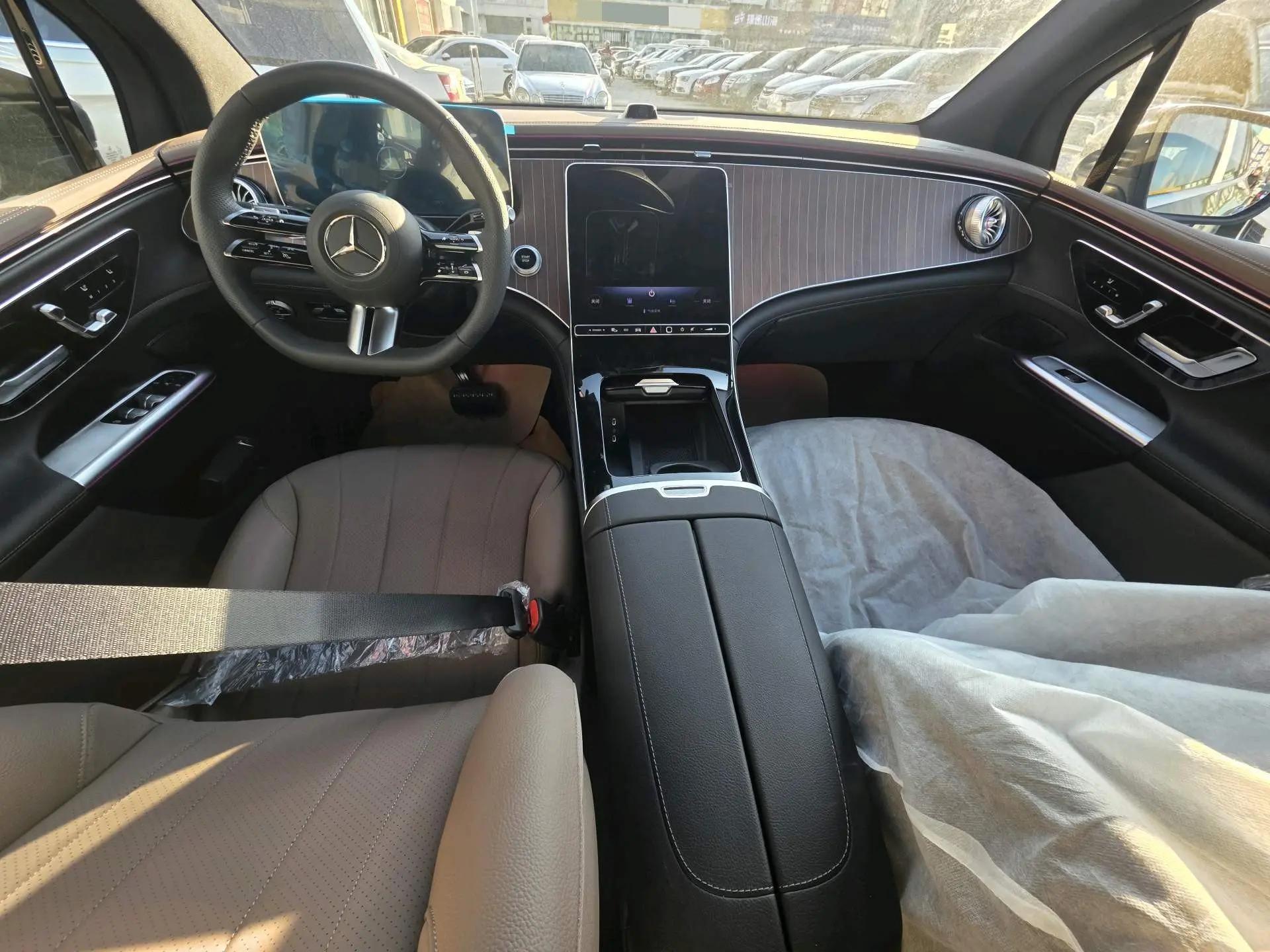 Mercedes Benz EQE SUV 2024 500 4MATIC Pioneer Edition 8