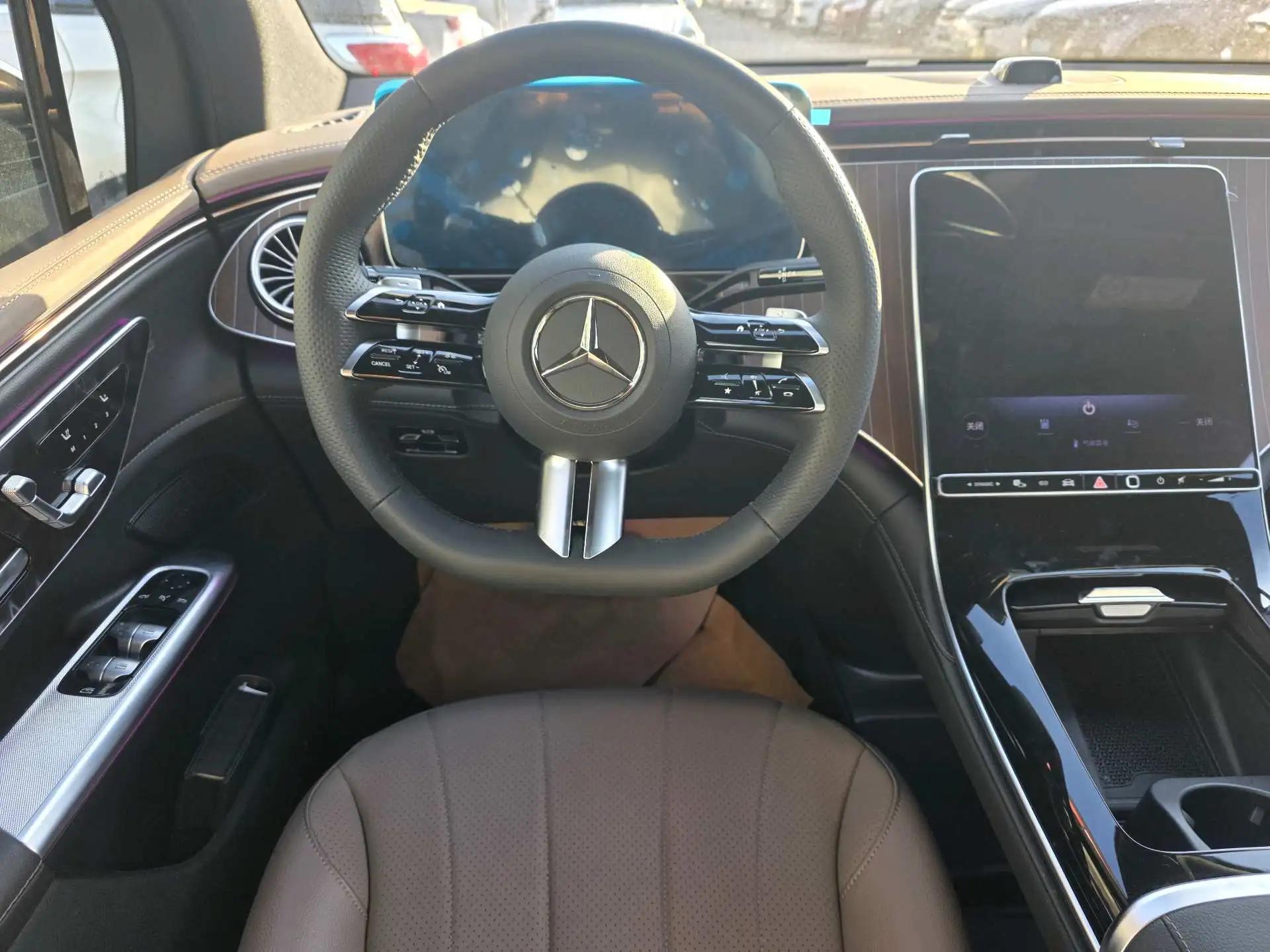 Mercedes Benz EQE SUV 2024 500 4MATIC Pioneer Edition 9