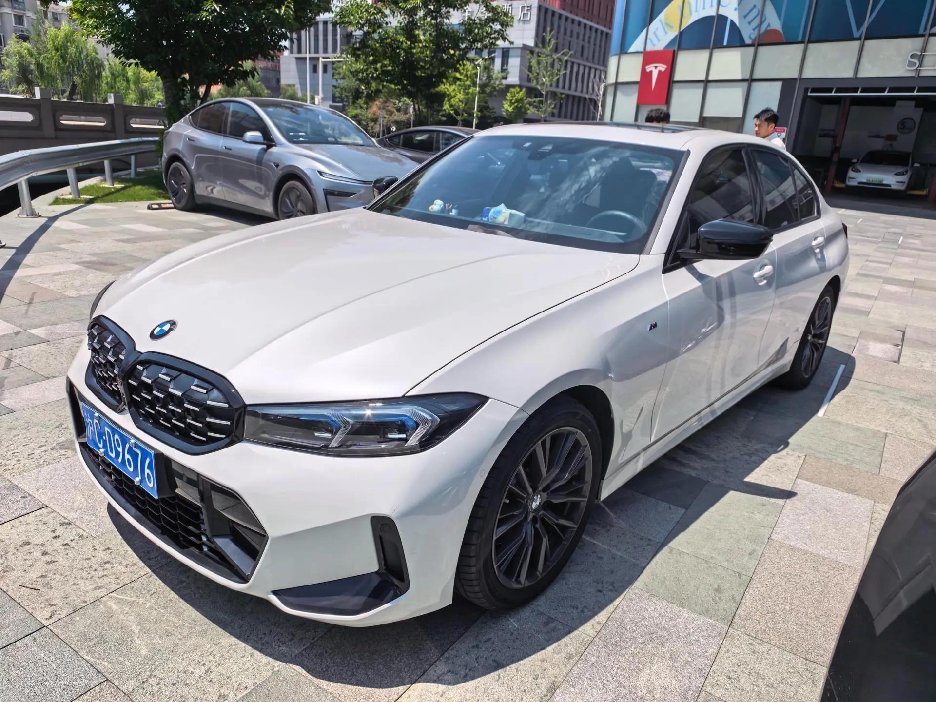 BMW 3 Series 2024 Model 330i 2.0T M Sport Night Edition Automatic