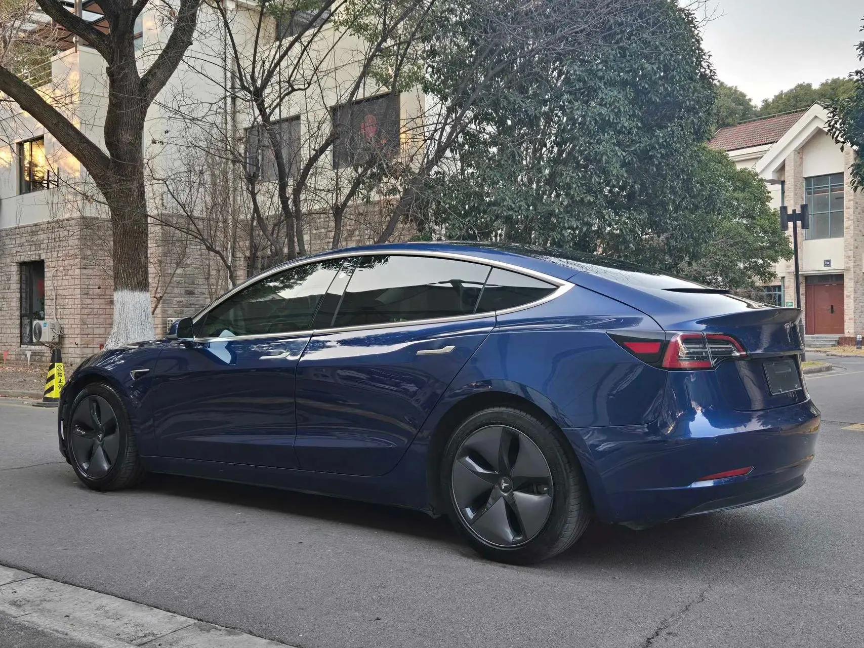 Model 3 2020 long-range rear-wheel drive version 5