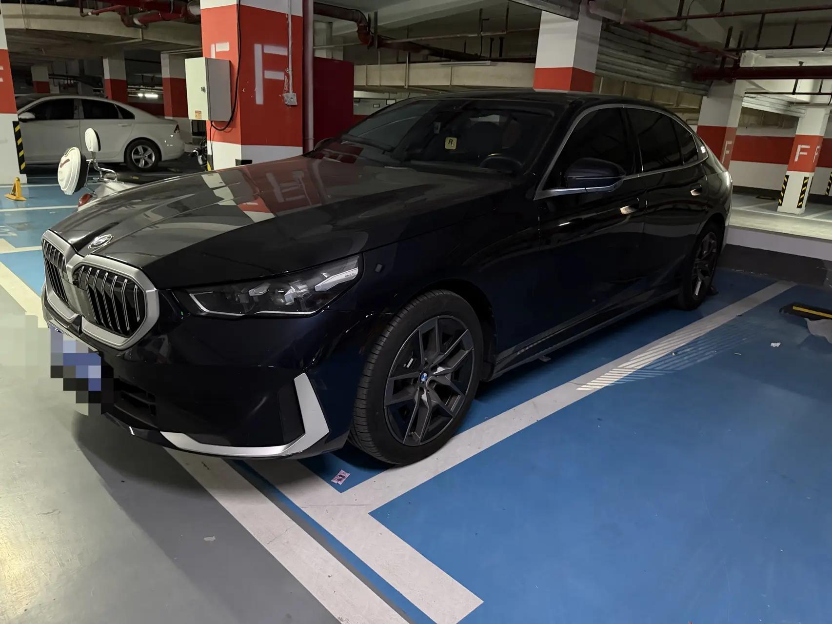 BMW 5 Series 2025 530Li 48V 2.0T Leading Luxury Suit Automatic Gear