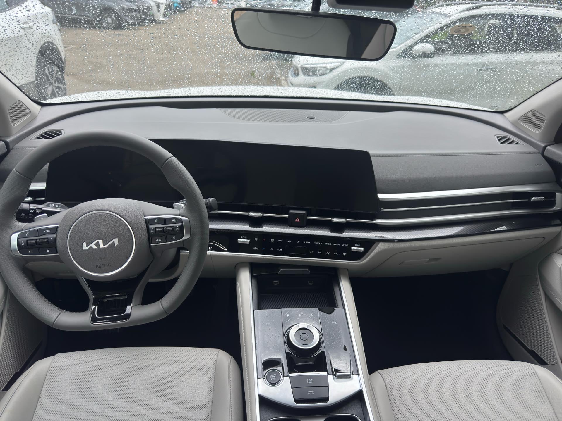 Kia 2025 Lion Platinum Extension 1.5T Two-Drive Premium Edition Automatic Gear 3