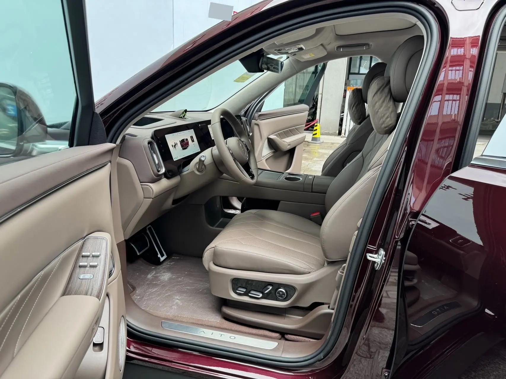 AITO M8 2025 extended range Max version 53.4kWh 6-seat version 7