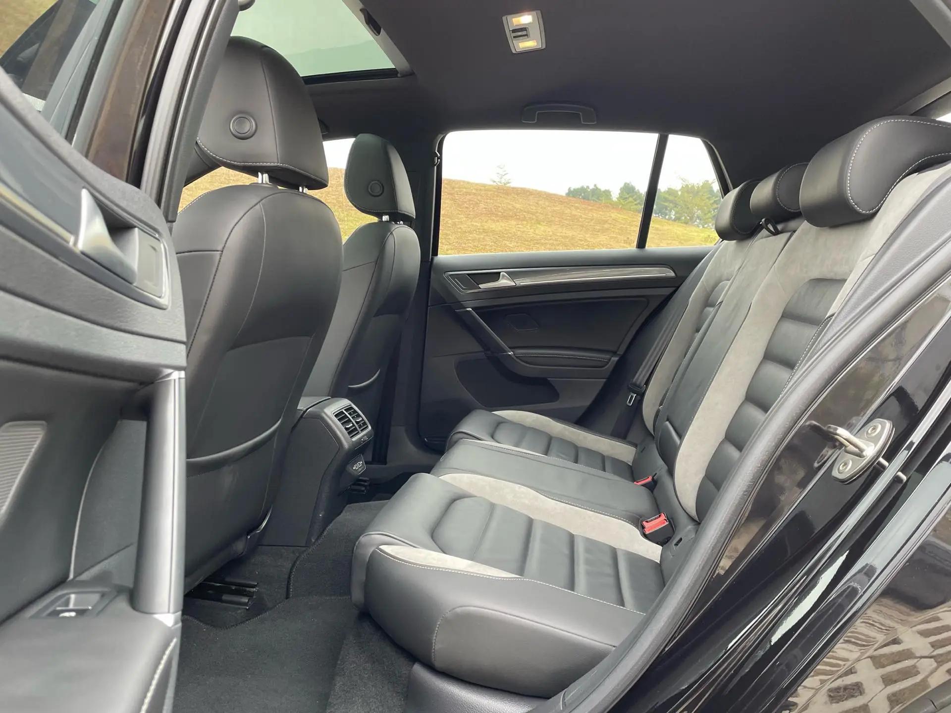Golf 2020 Beloved Edition 280TSI DSG R-Line 4