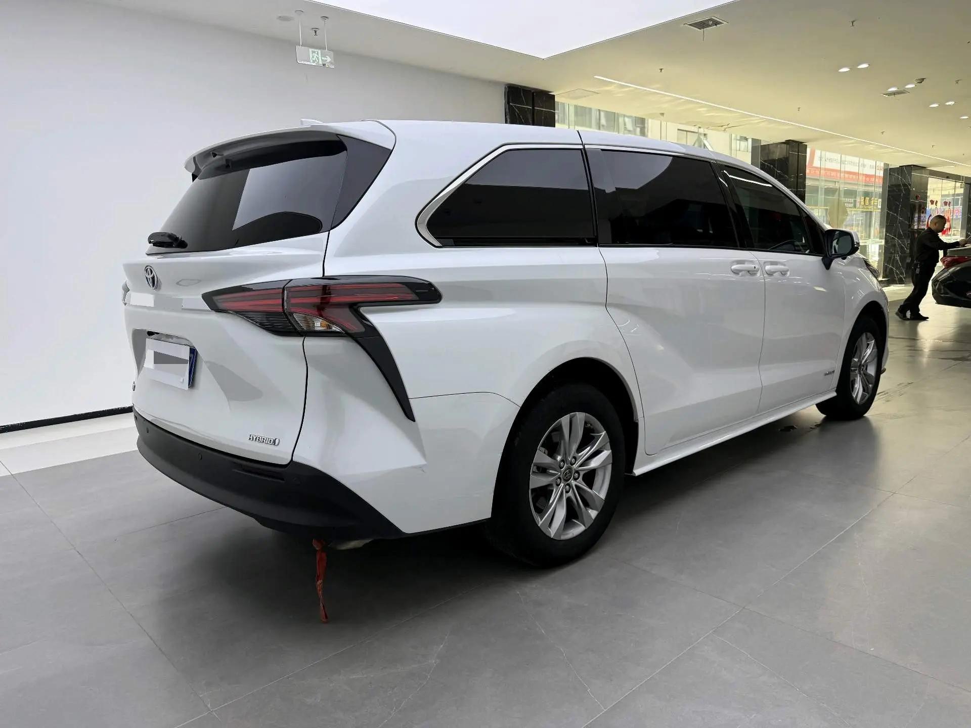 Toyota 2024 Sienna 2.5 CVT Comfort Edition Automatic 6