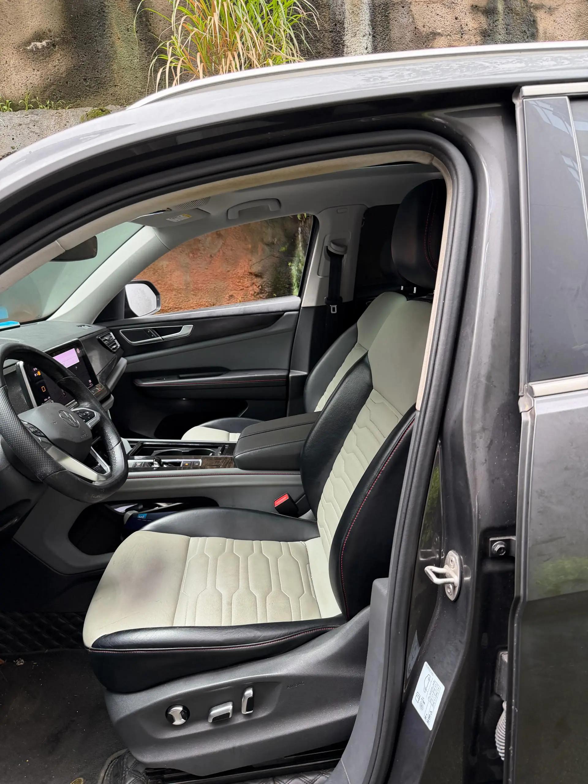 Touang 2022 330TSI Two-Drive Deluxe Edition 6