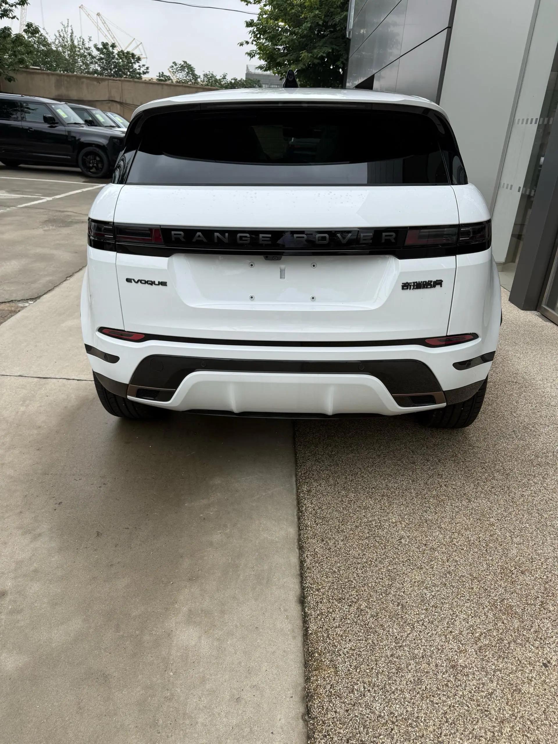 Range Rover Aurora 2024 Aurora L 249PS Harnessing Light 4
