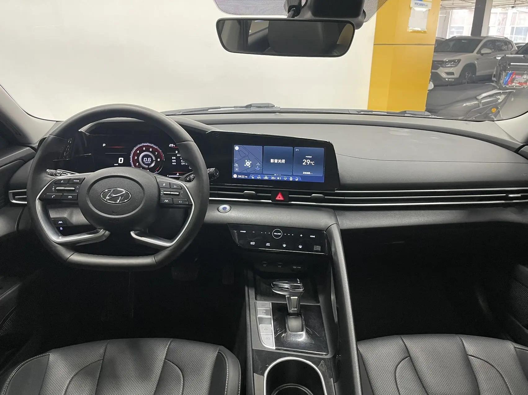 Elantra 2021 1.5L CVT LUX Prestige Edition 7