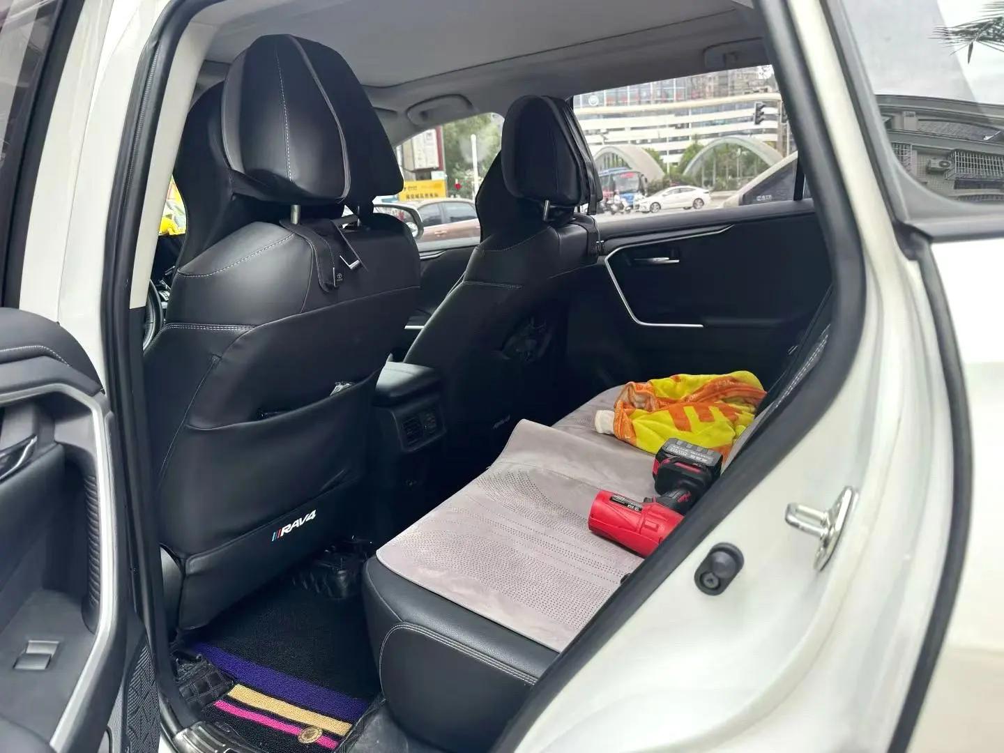 Toyota 2023 RAV4 Rongbo 2.0 Stepless Two-Drive Fashion Plus Edition Automatic Gear 3