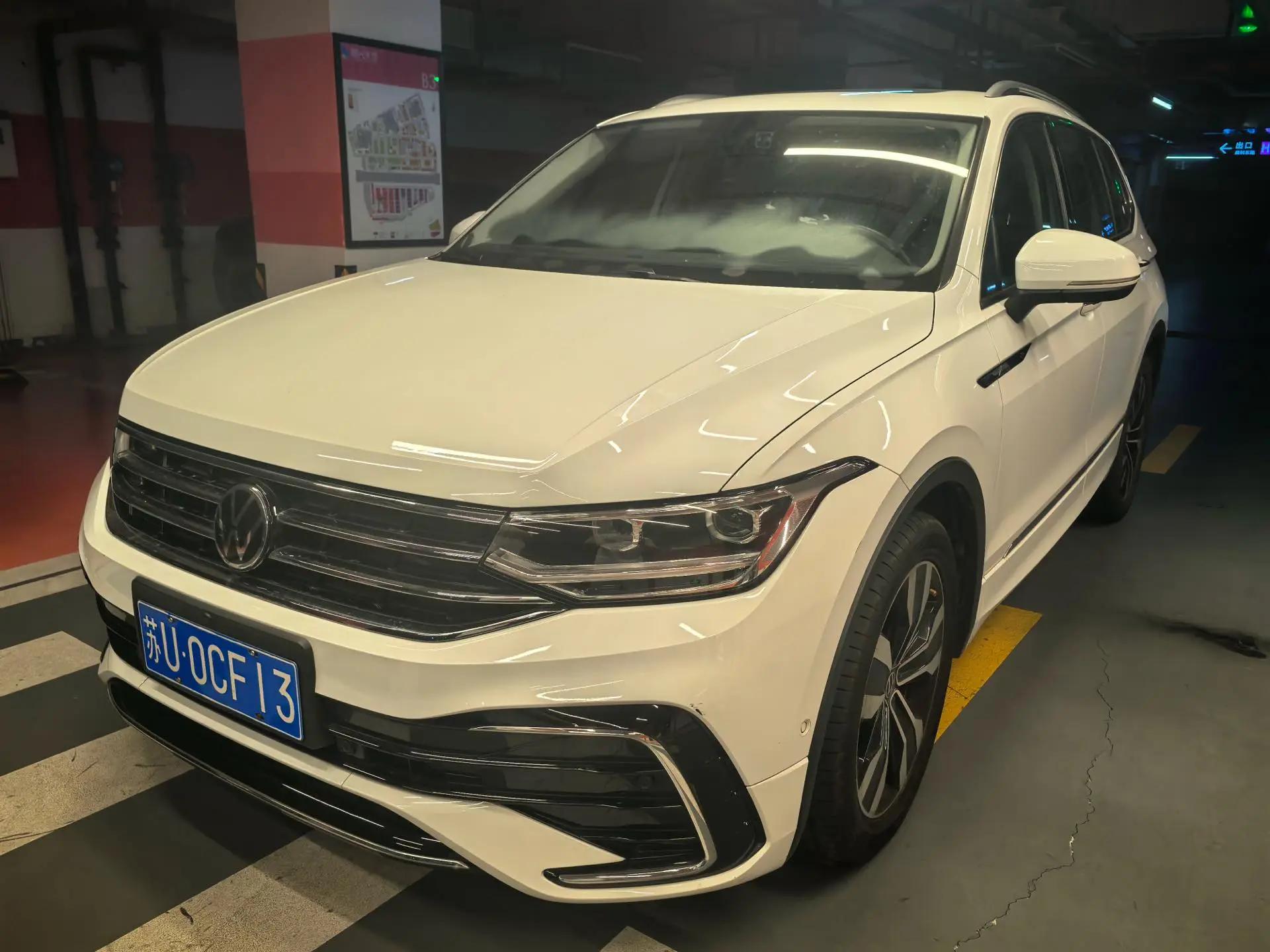 Volkswagen 2024 Tiguan L R-Line 2.0TSI 330TSI Two-Drive R-Line Overdrive Automatic Gear