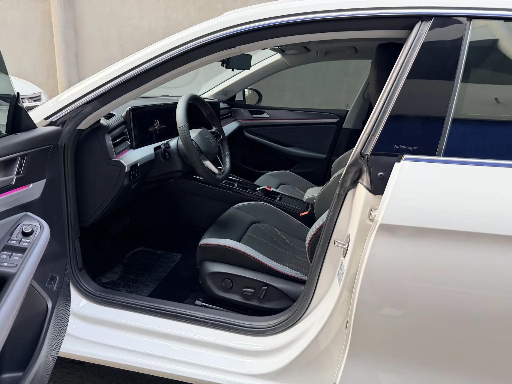 Lamando 2022 Model Lamando L 280TSI DSG Cool & Spicy Edition 3