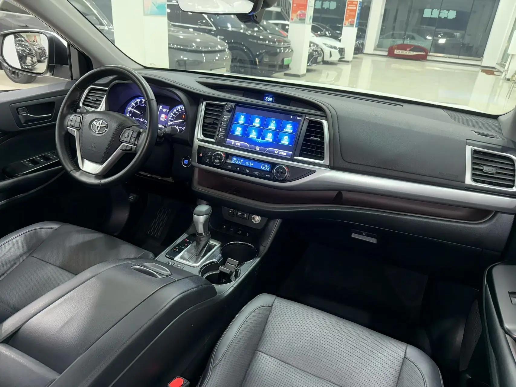 Highlander 2018 2.0T 4-wheel drive deluxe edition 7-seat national v 4