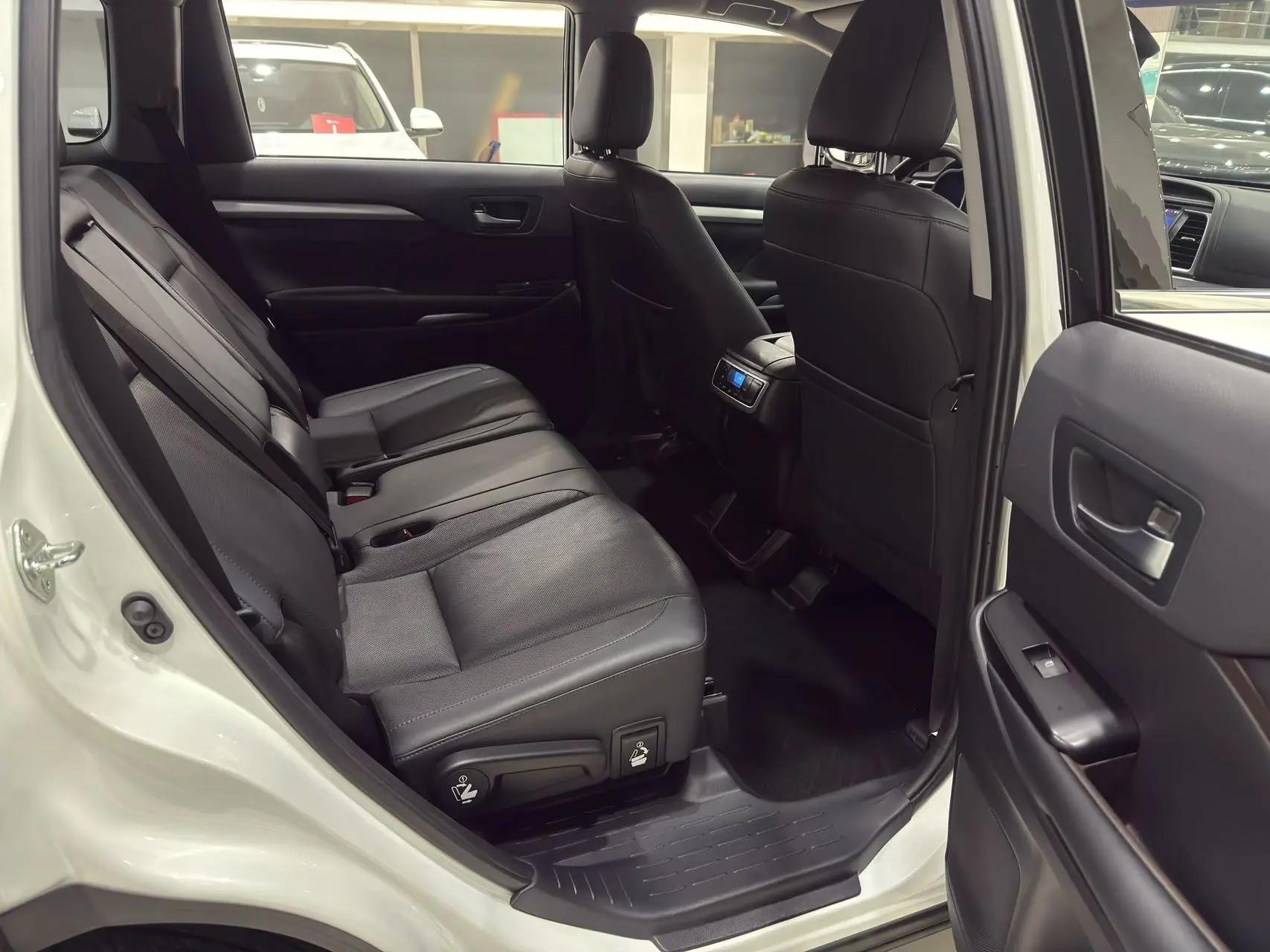Highlander 2018 2.0T 4-wheel drive deluxe edition 7-seat national v 8