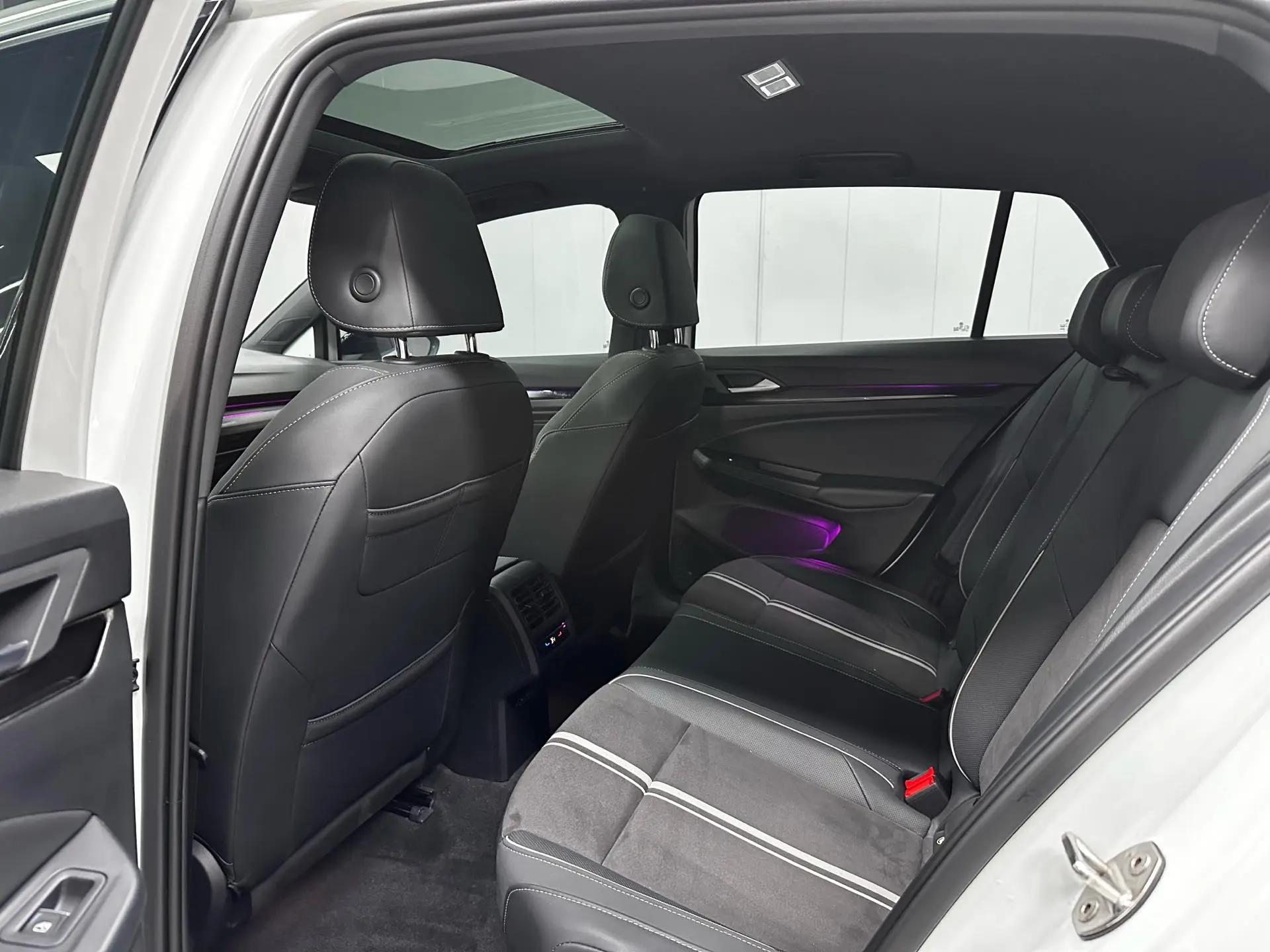 Volkswagen 2023 Golf 8 R-Line 1.4TSI 280TSI Lite (facelift) automatic 14