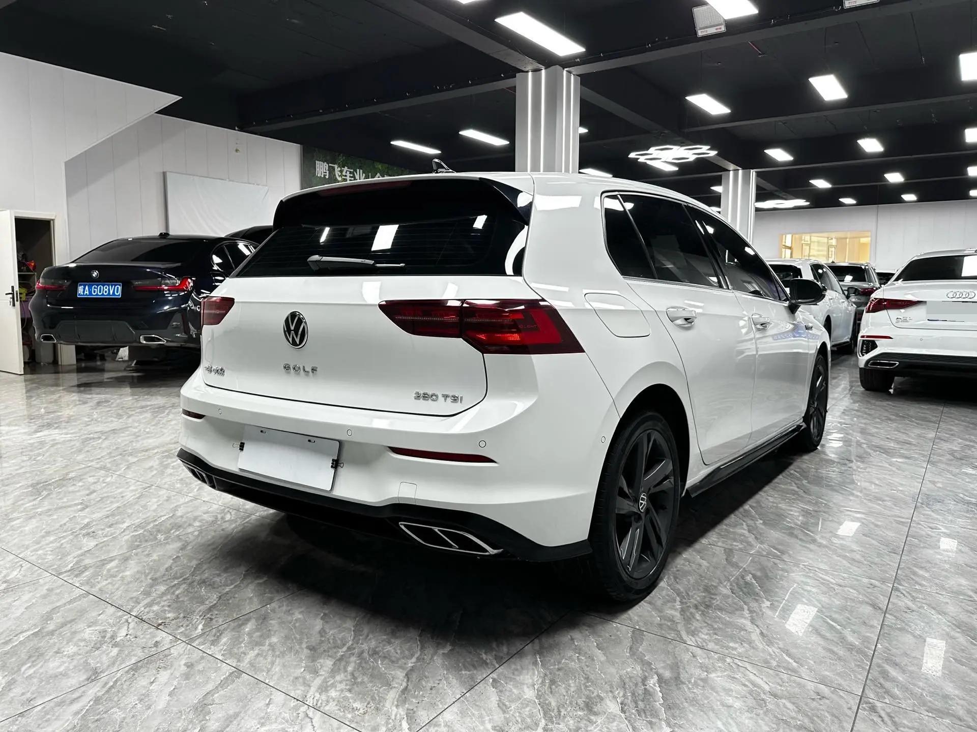 Volkswagen 2023 Golf 8 R-Line 1.4TSI 280TSI Lite (facelift) automatic 4