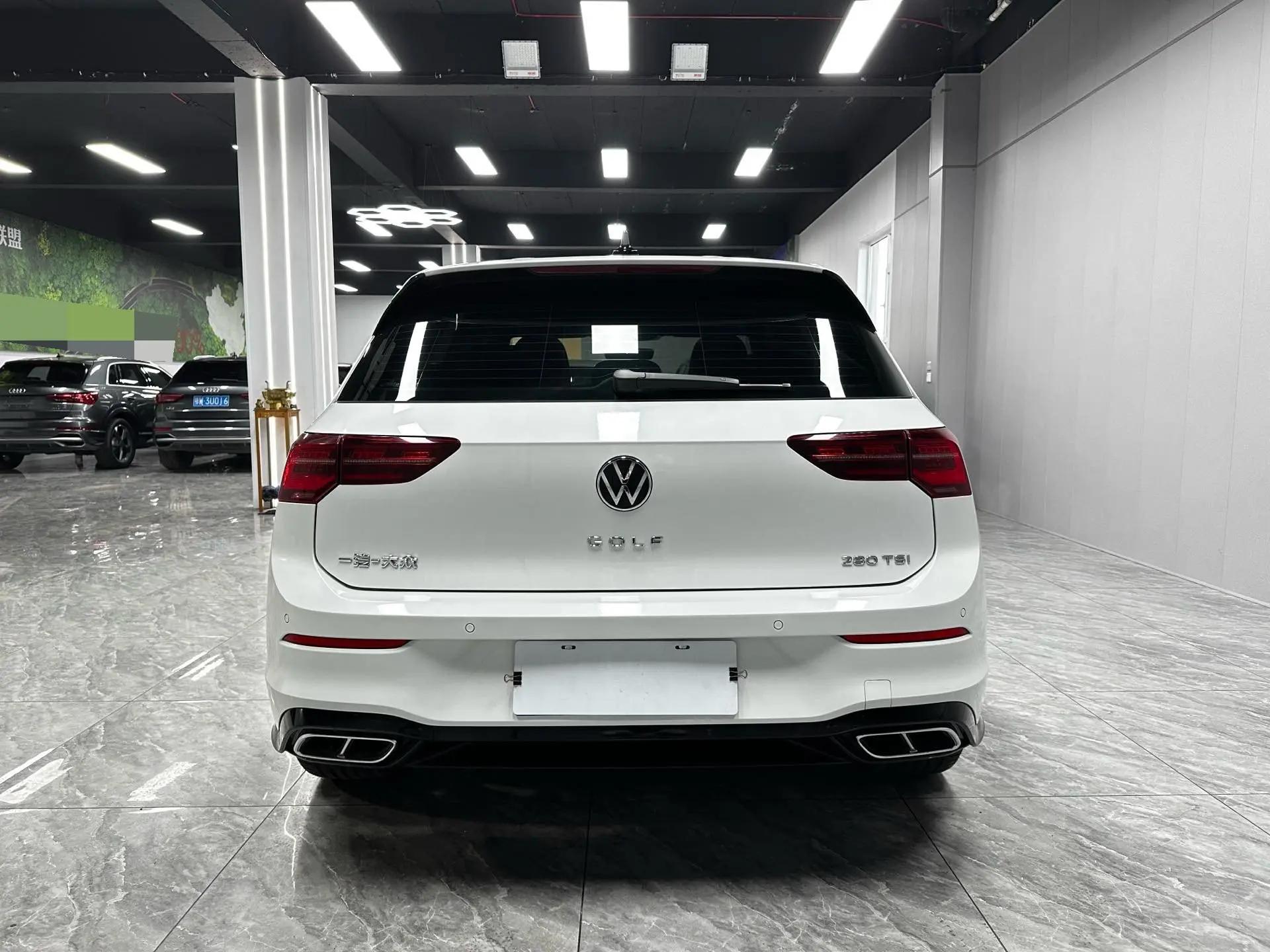Volkswagen 2023 Golf 8 R-Line 1.4TSI 280TSI Lite (facelift) automatic 5