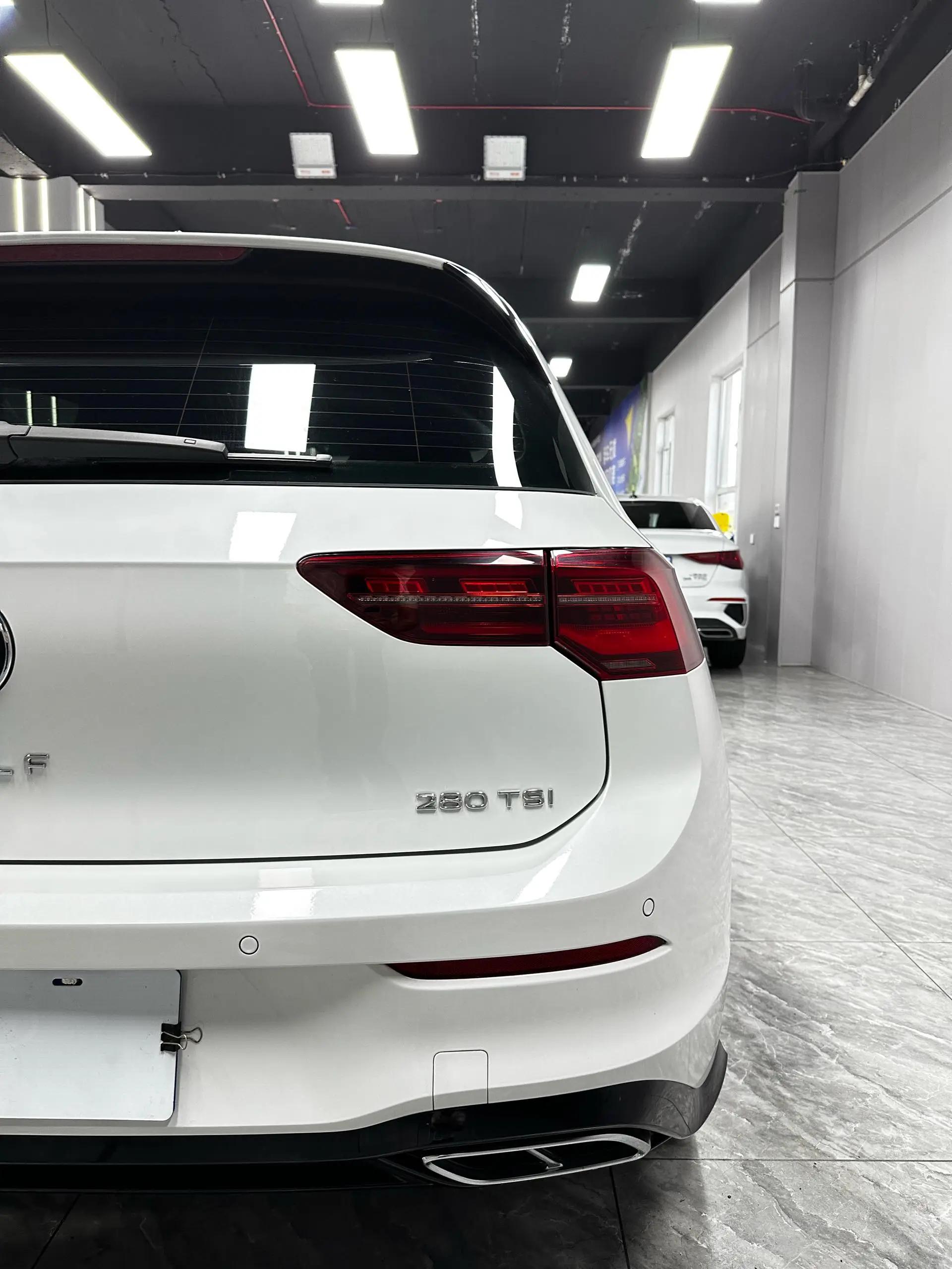Volkswagen 2023 Golf 8 R-Line 1.4TSI 280TSI Lite (facelift) automatic 8