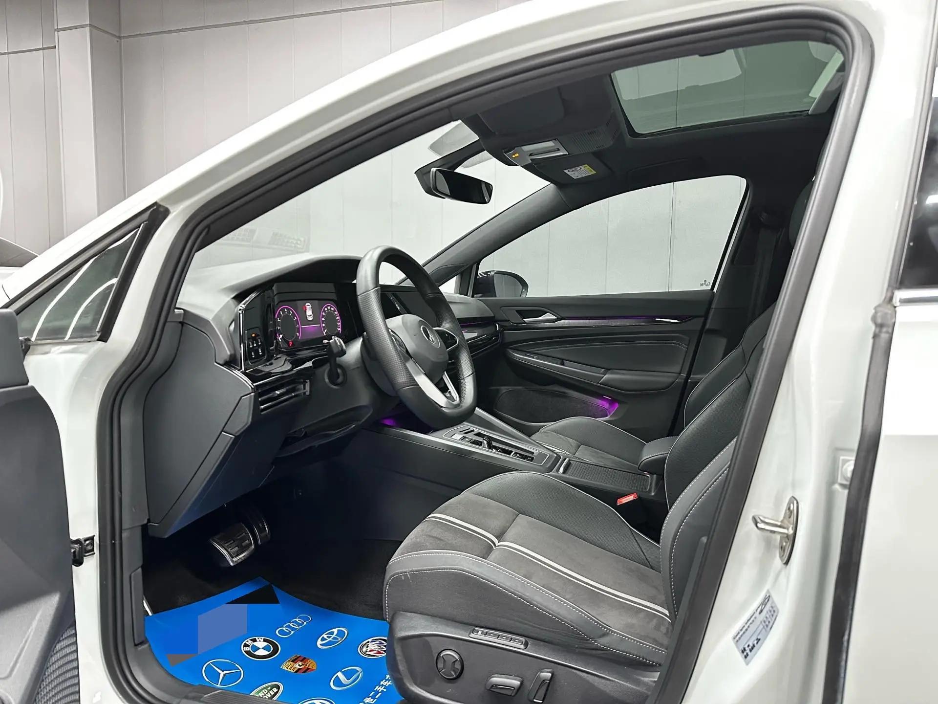 Volkswagen 2023 Golf 8 R-Line 1.4TSI 280TSI Lite (facelift) automatic 9