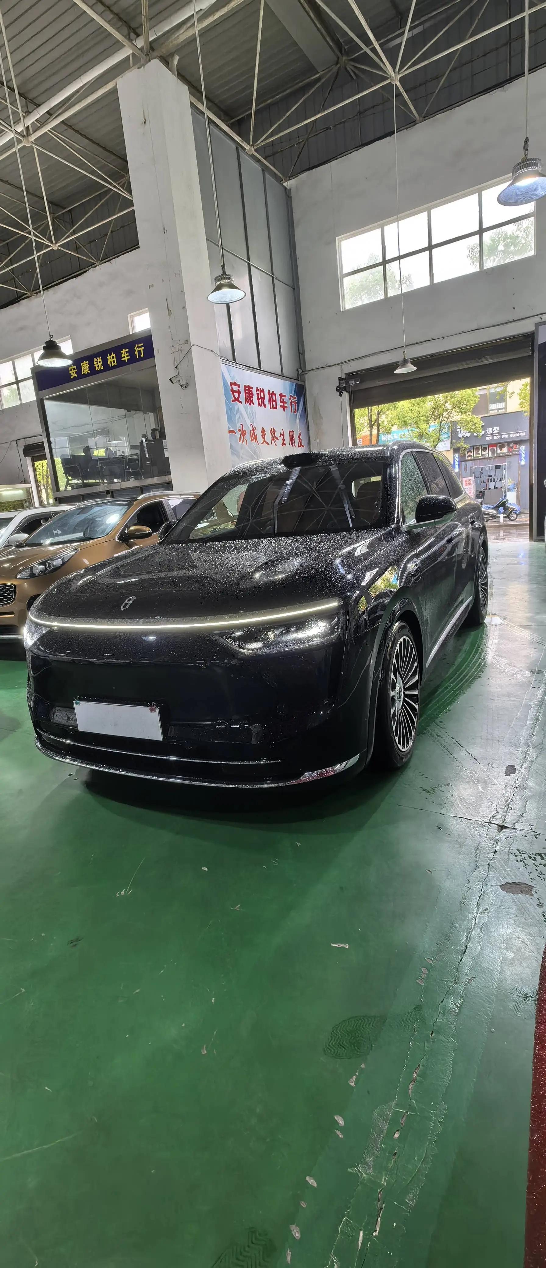 AITO M8 2025 extended range Ultra version 53.4kWh 6-seat version