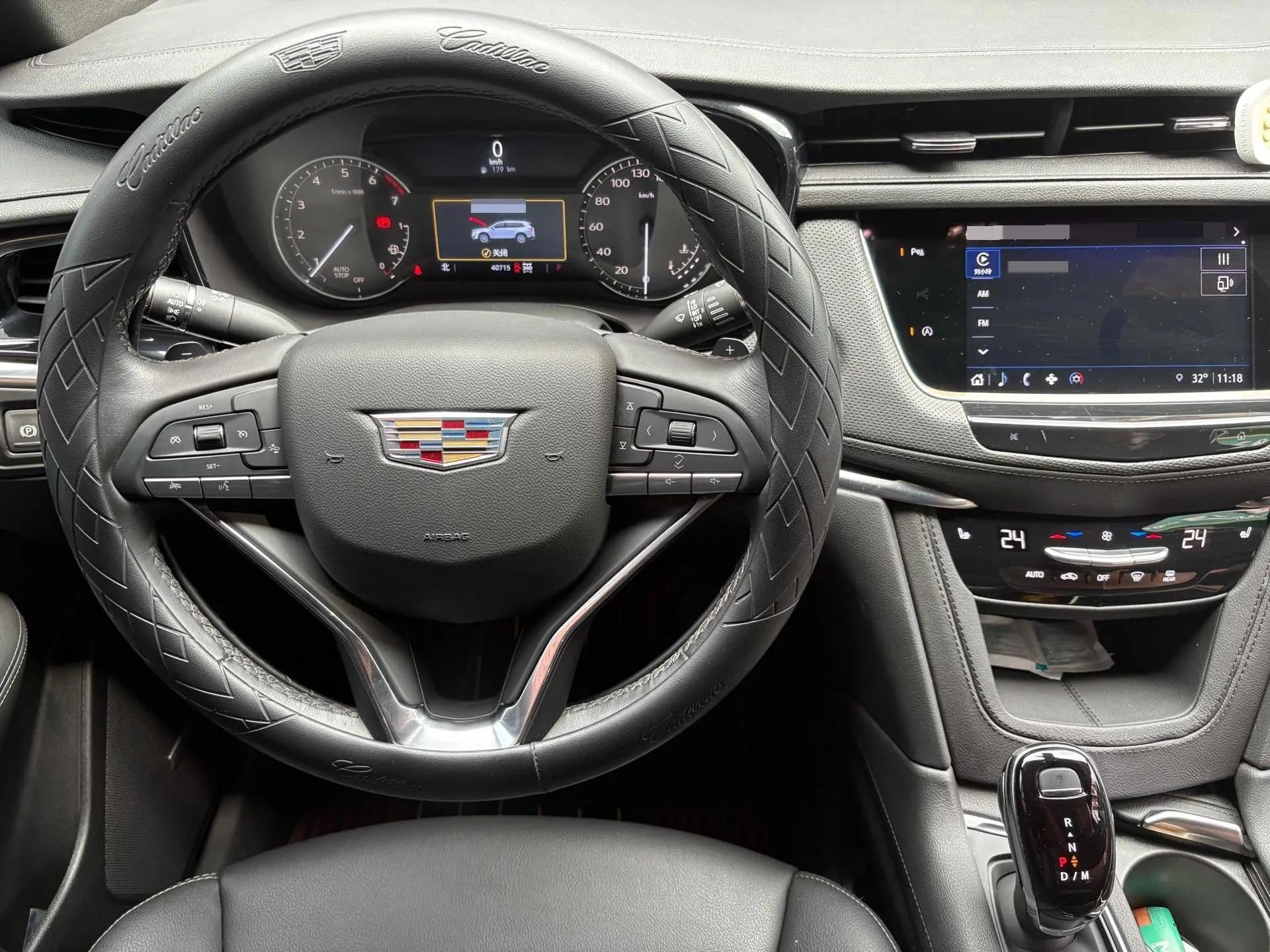 Cadillac XT6 2022 2.0T 7-seat 4-wheel drive fashion model 3