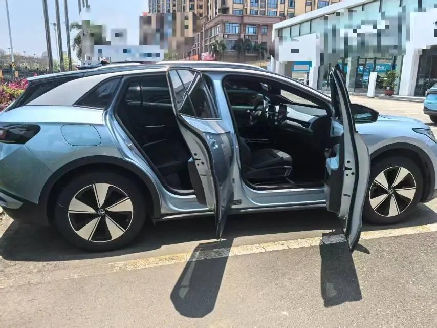Volkswagen 2025 ID. 4 x Smart Model, Pure Intelligence Edition, Automatic Transmission 4