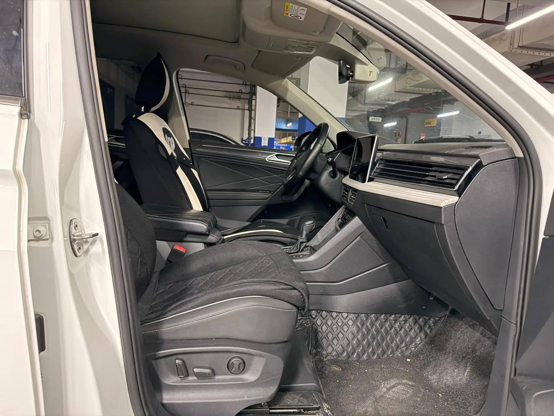 Volkswagen 2023 Tiguan L R-Line 2.0TSI 330TSI Front-Wheel Drive R-Line Prestige Edition (Facelift) Automatic 6