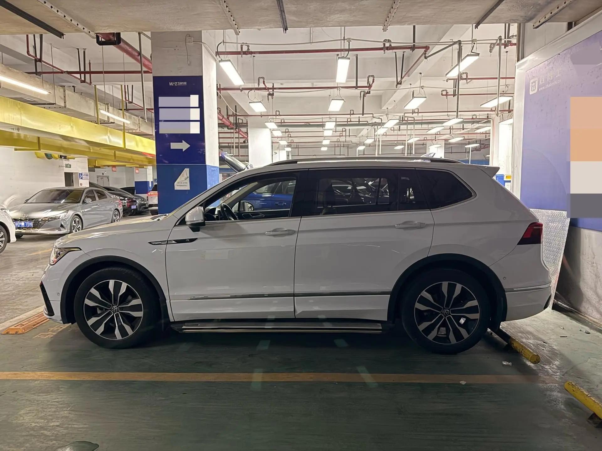 Volkswagen 2023 Tiguan L R-Line 2.0TSI 330TSI Front-Wheel Drive R-Line Prestige Edition (Facelift) Automatic 7