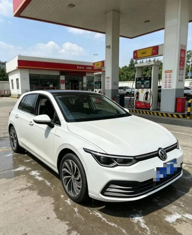Volkswagen 2023 Golf 8 PRO 1.4TSI 280TSI (facelift) automatic 2