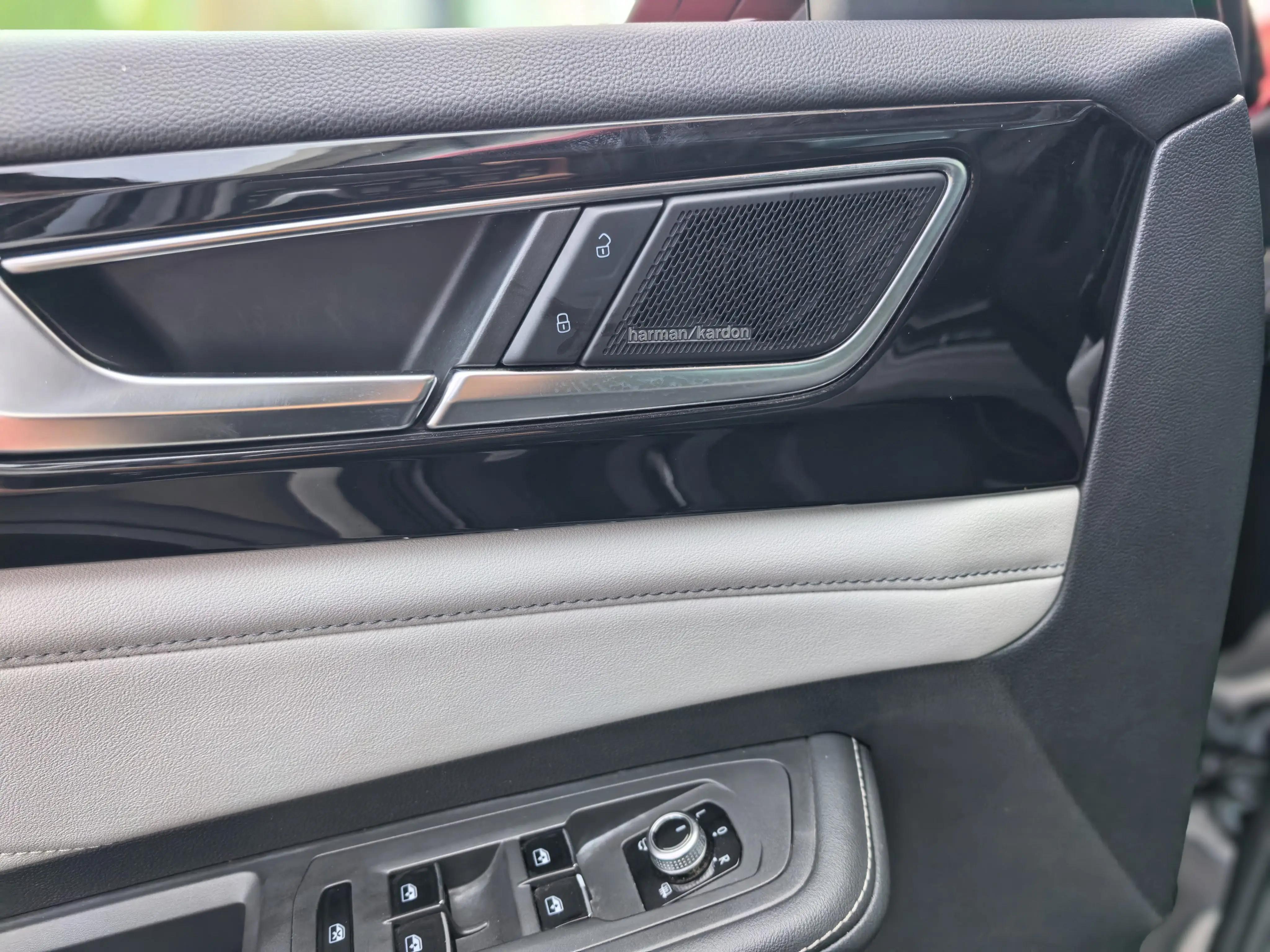Volkswagen 2024 Tuang 2.0TSI 380TSI 4WD Respect Flagship Automatic Transmission 3