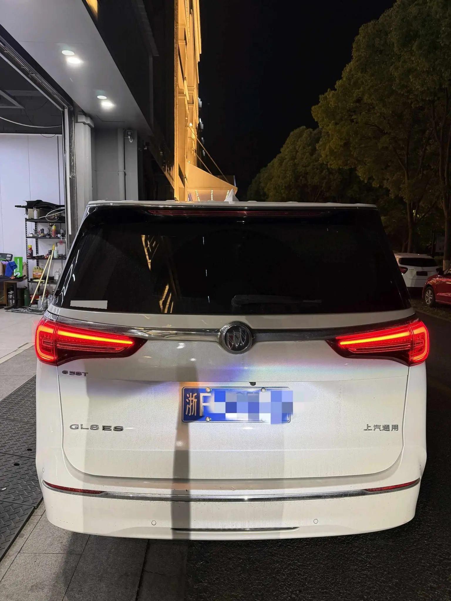 Buick GL8 2021 ES Lu Zun 653T Comfort 2