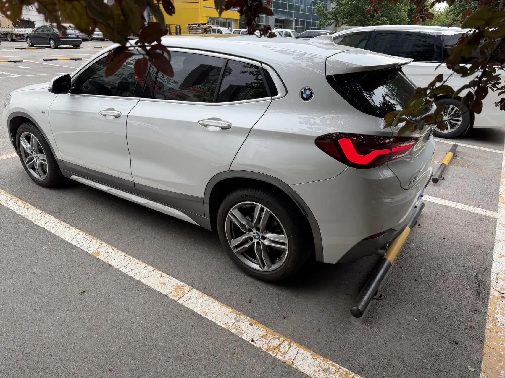 BMW X2 2020 sDrive25i leading M sports suit 2
