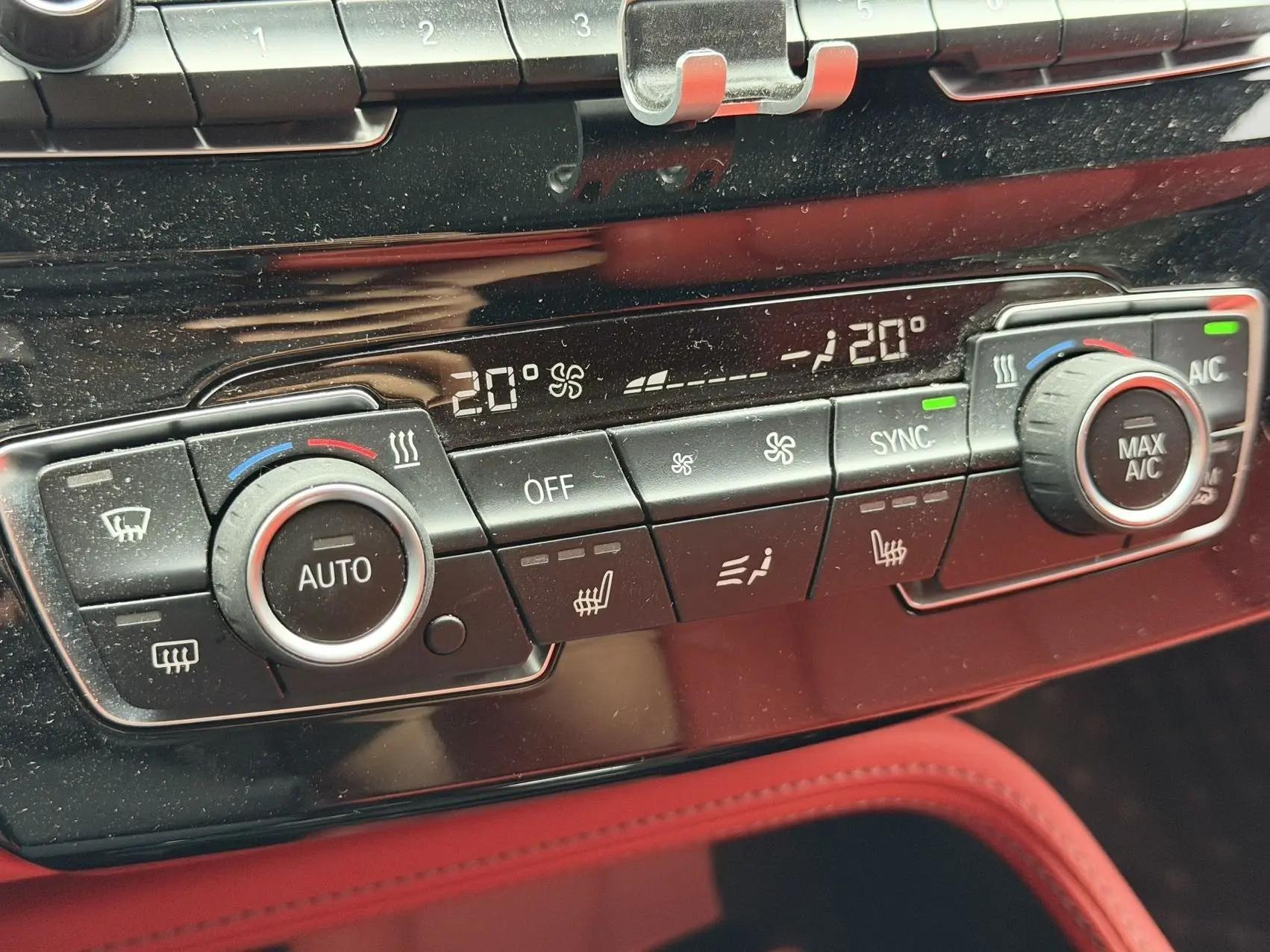 BMW X2 2020 sDrive25i leading M sports suit 3