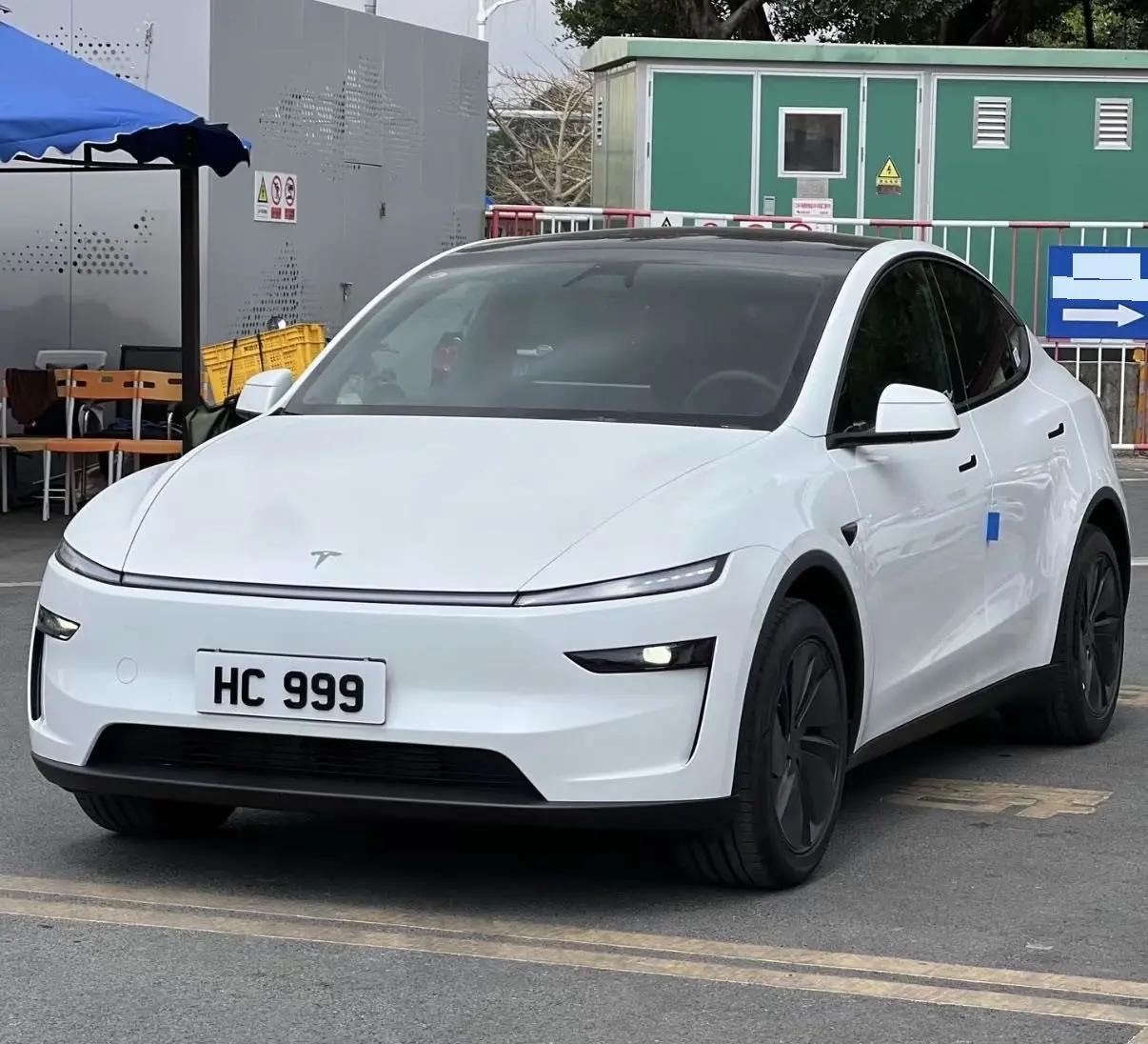 Tesla 2026 Model Y Rear-Wheel Drive Automatic