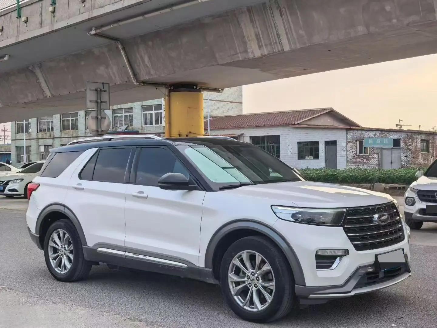 Explorer 2020 EcoBoost 285 4-wheel drive titanium version 6 seats 3
