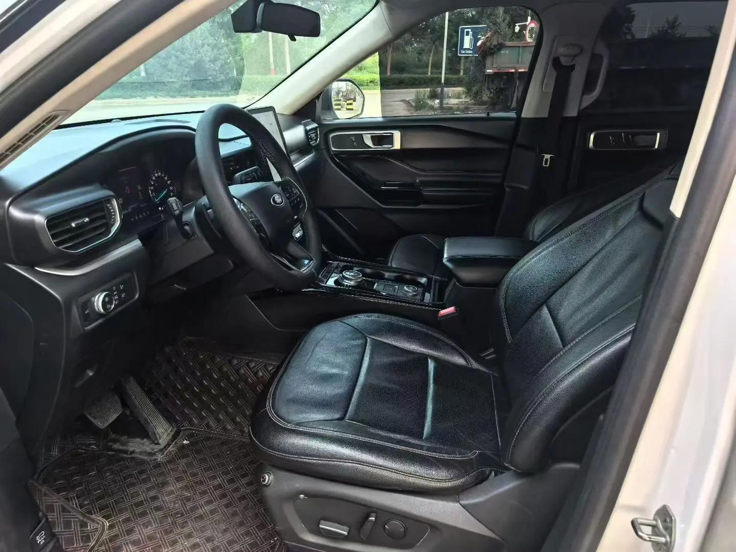Explorer 2020 EcoBoost 285 4-wheel drive titanium version 6 seats 7