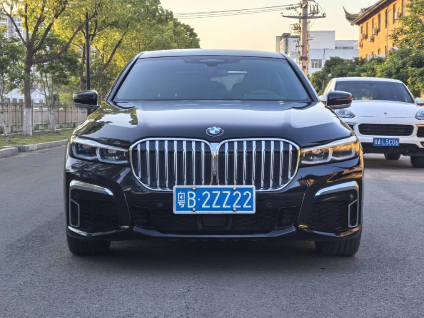 BMW 7 Series 2019 740Li xDrive Executive Luxury Suit 2