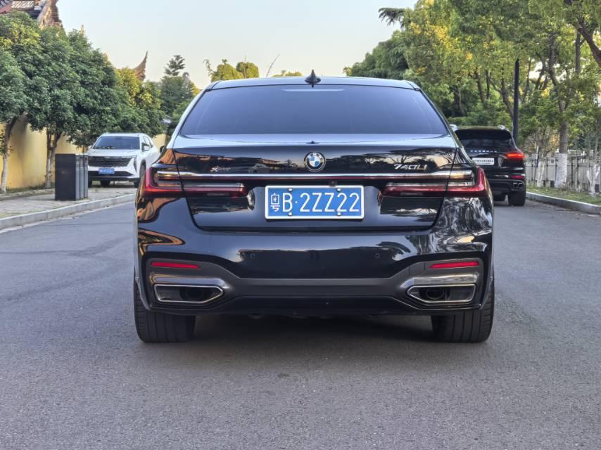BMW 7 Series 2019 740Li xDrive Executive Luxury Suit 3