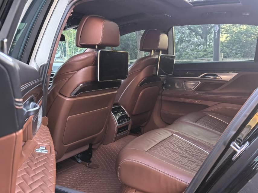 BMW 7 Series 2019 740Li xDrive Executive Luxury Suit 9