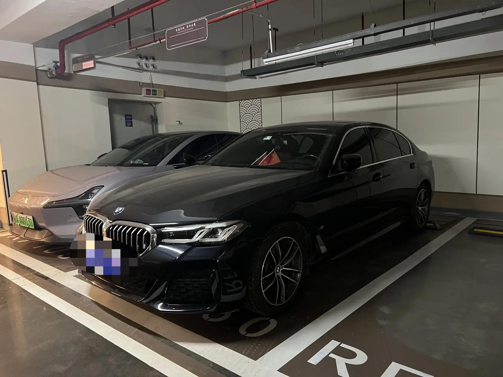 BMW 5 Series 2022 525Li M Sports Suit