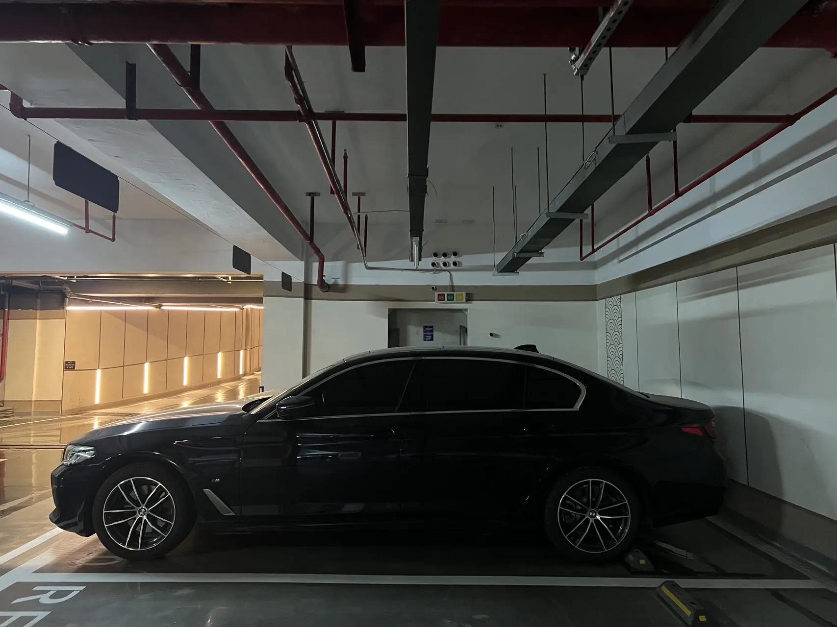 BMW 5 Series 2022 525Li M Sports Suit 3