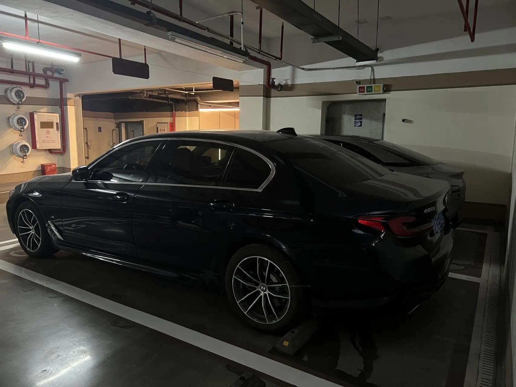 BMW 5 Series 2022 525Li M Sports Suit 4