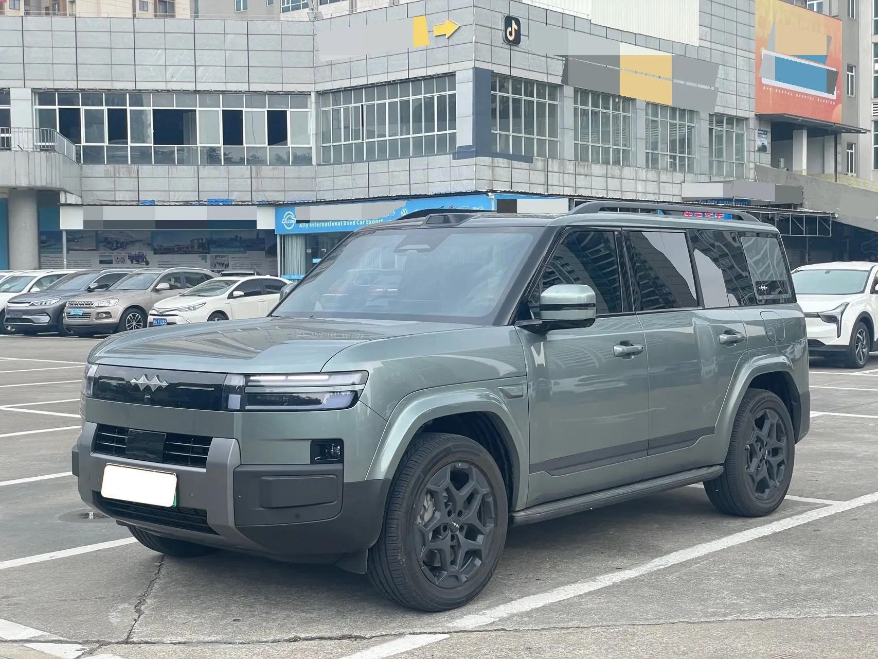 Открыть галерею: FangChengBao 2025 titanium 7 1.5T stepless 190KM four-wheel drive Ultra version of automatic gear