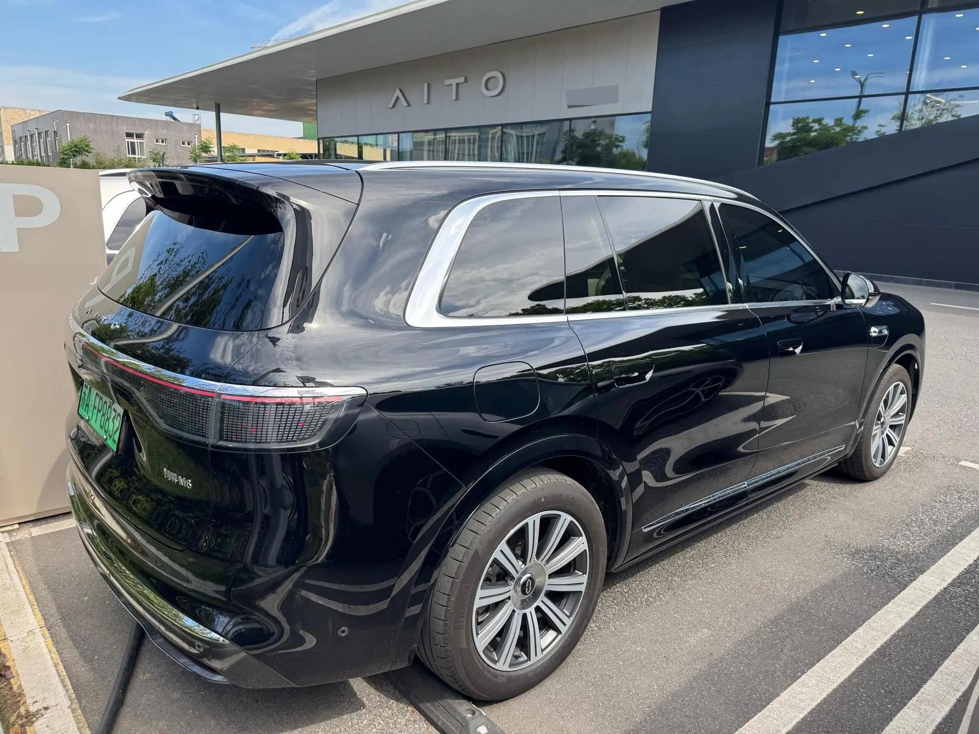 AITO M8 2025 extended range Max version 53.4kWh 5-seat version 2