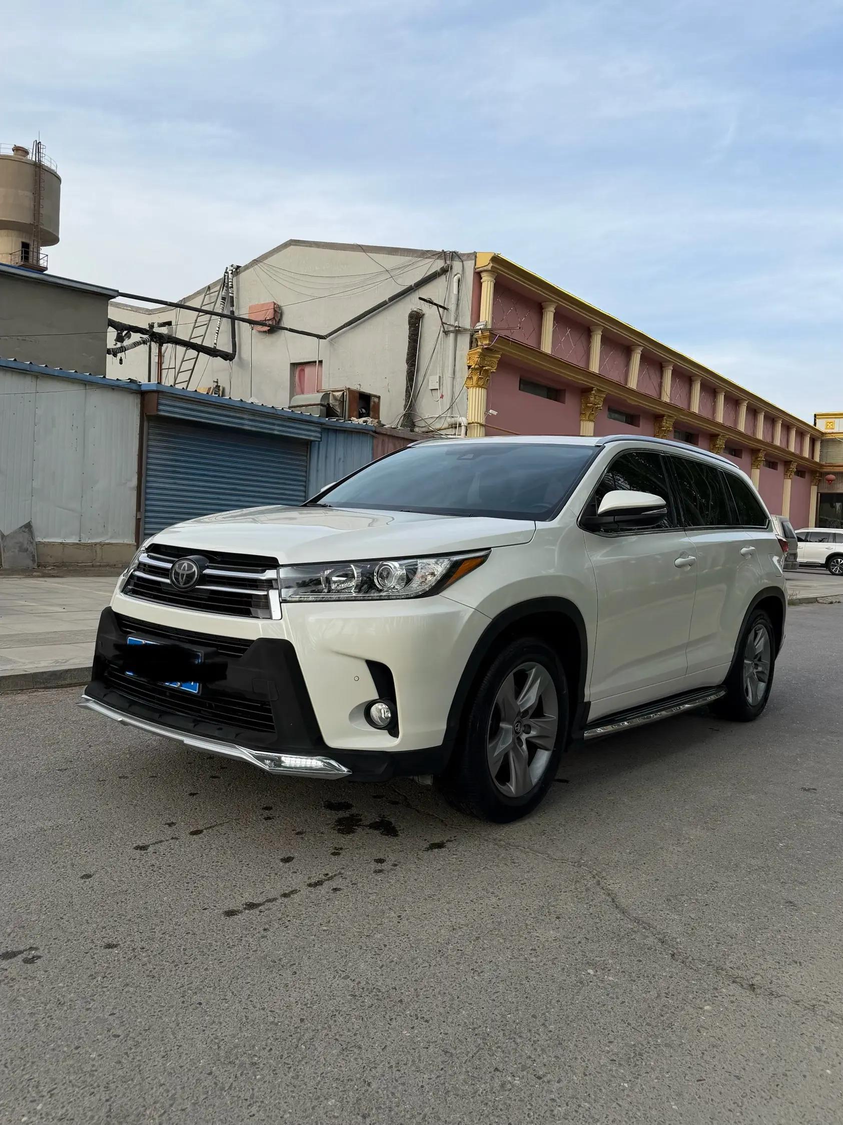 Highlander 2018 2.0T 4-wheel drive distinguished edition 7-seat country VI