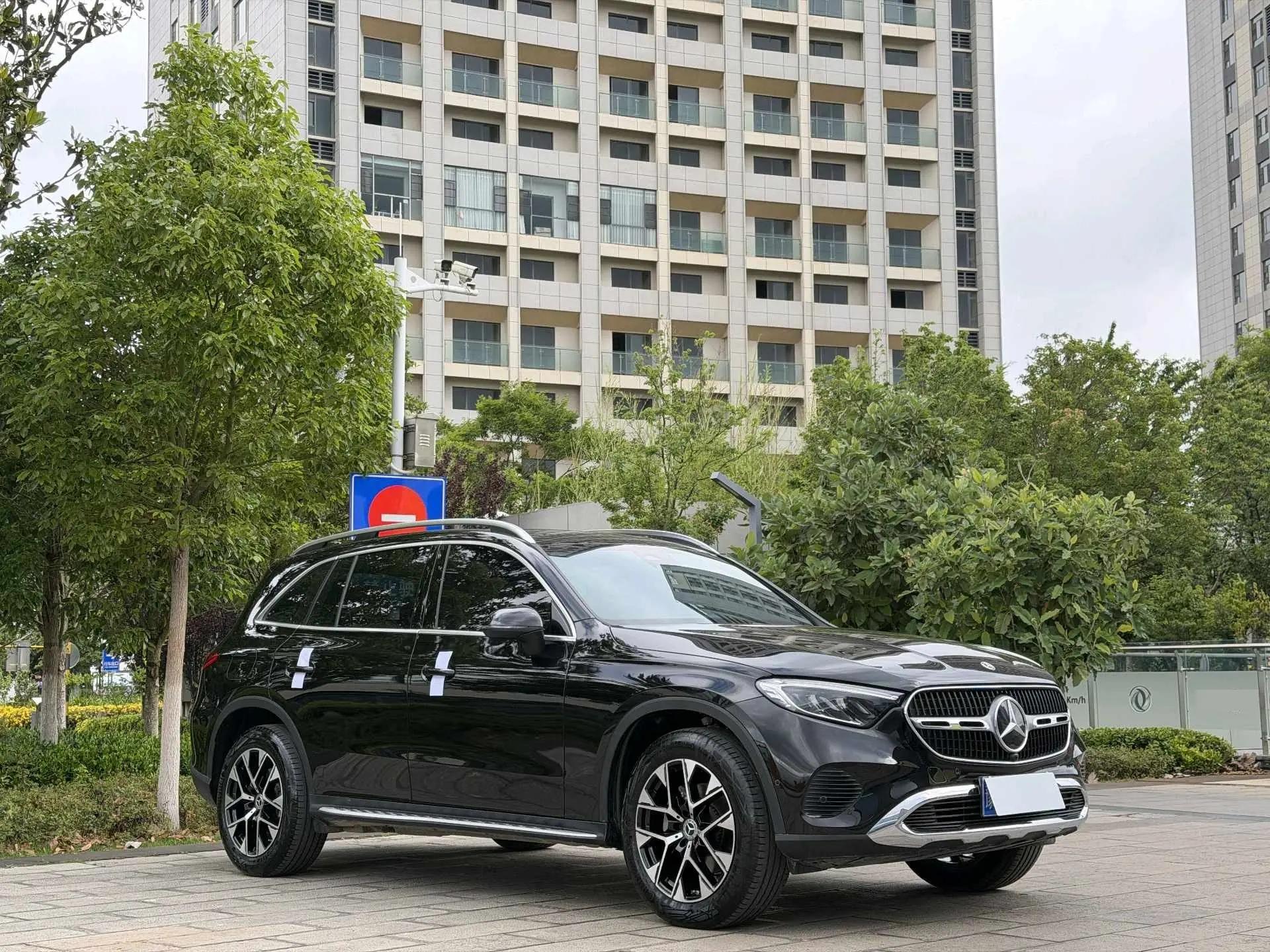 Mercedes Benz 2024 GLC 260 L 4MATIC 48V 2.0T Dynamic 5-Seater Automatic 3